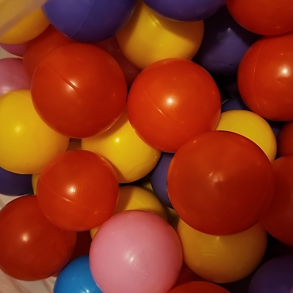 Colorful Ball Pit Balls For Kids (200 Balls) - Picture 3 of 3